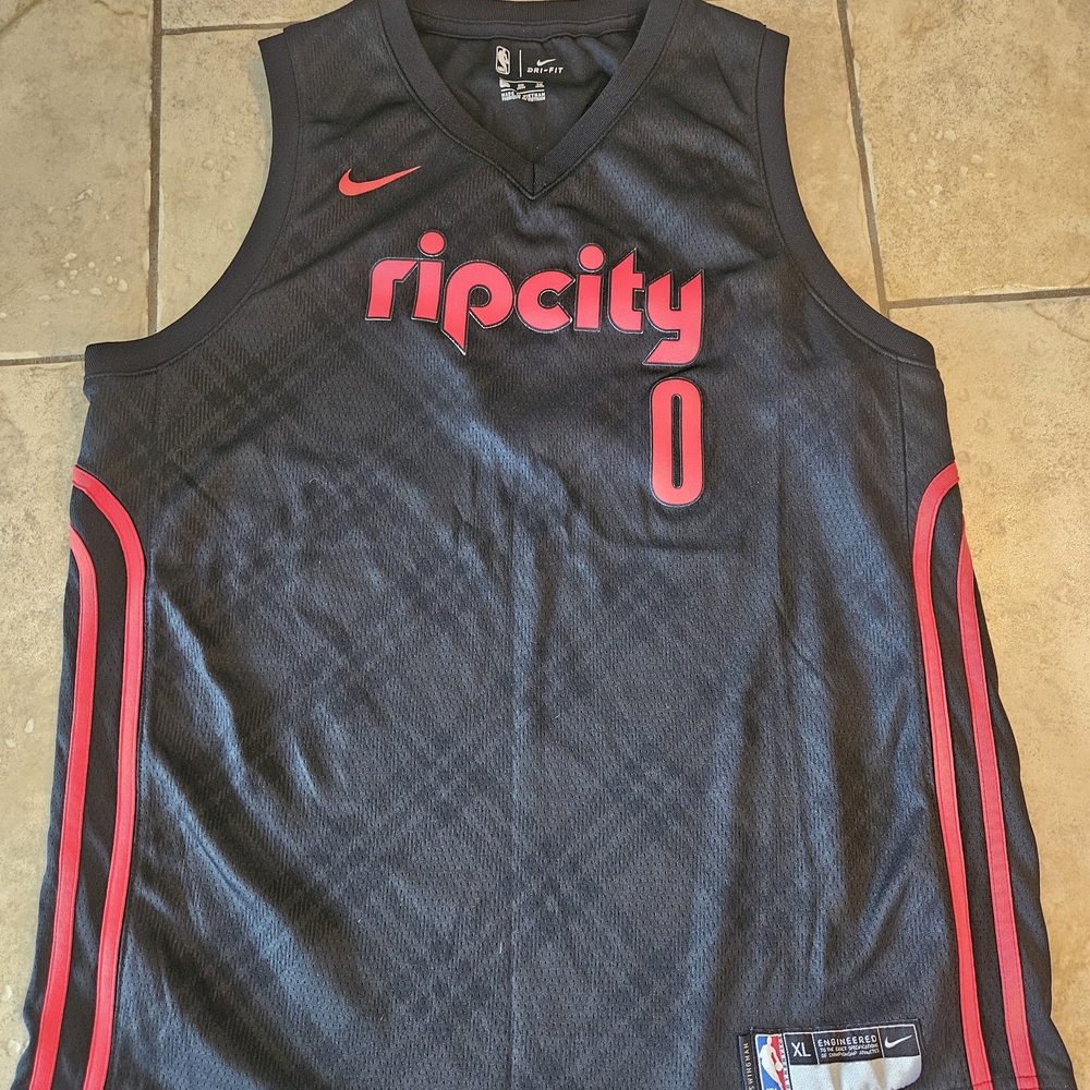 Nike Portland Trailblazers Damien Lillard NBA Basketball Jersey Size Youth XL